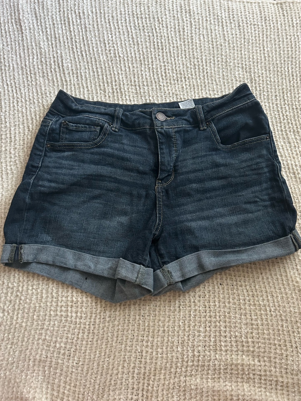 Time and Tru Mid-Rise Dark Blue Denim Shorts Size 10